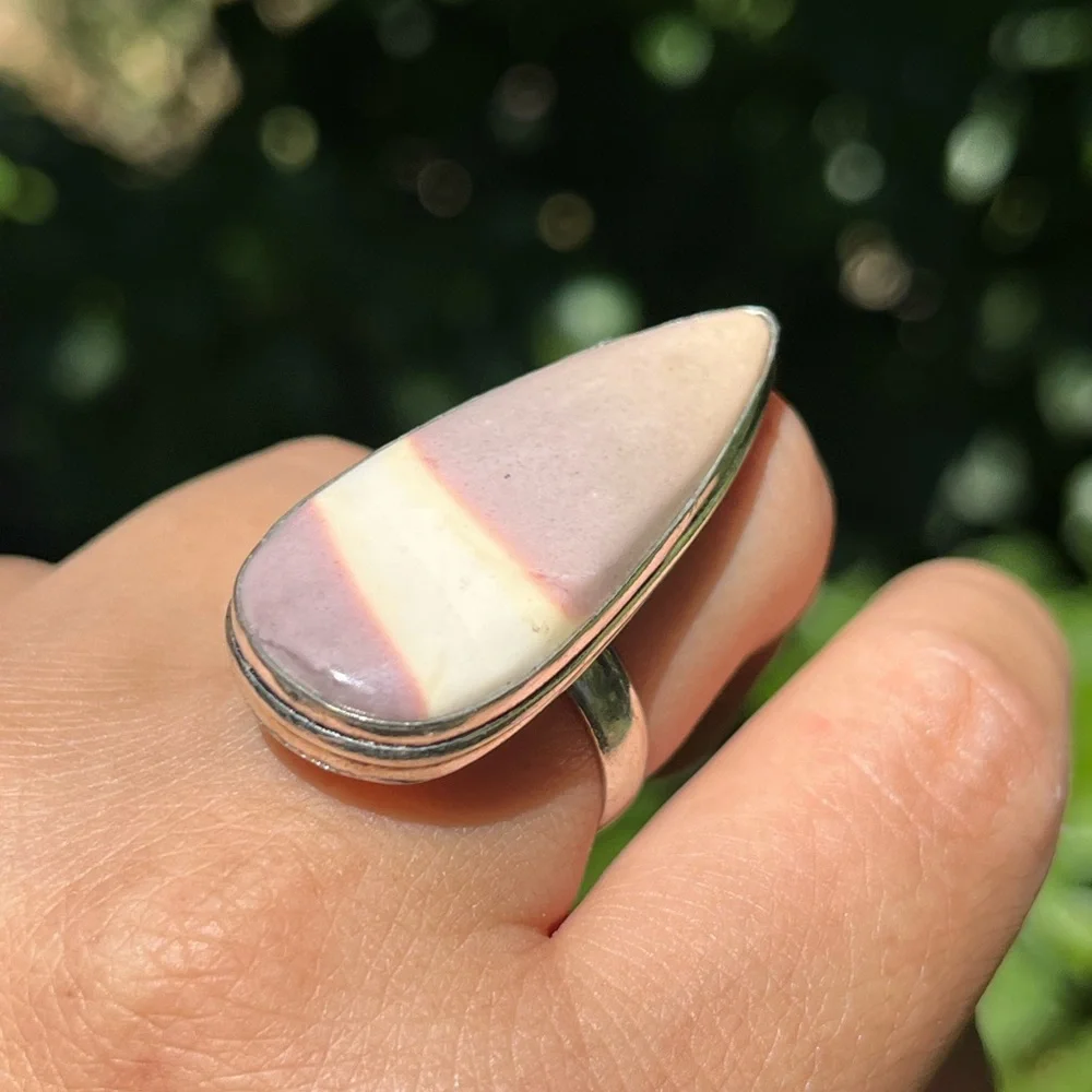 Size 7.5 925 silver‎ plated pink Mookaite ring